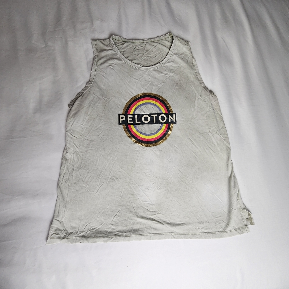 Peleton tank